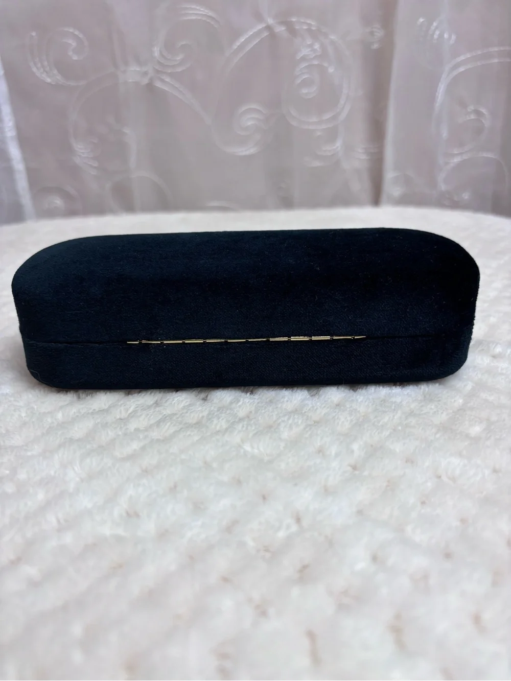 Gucci Hard Shell Clam Glasses Case